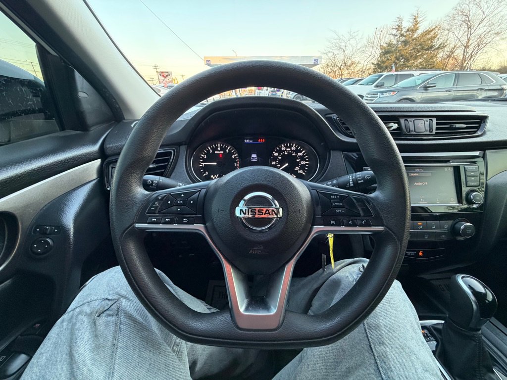 Used 2020 Nissan Rogue Sport S image 13