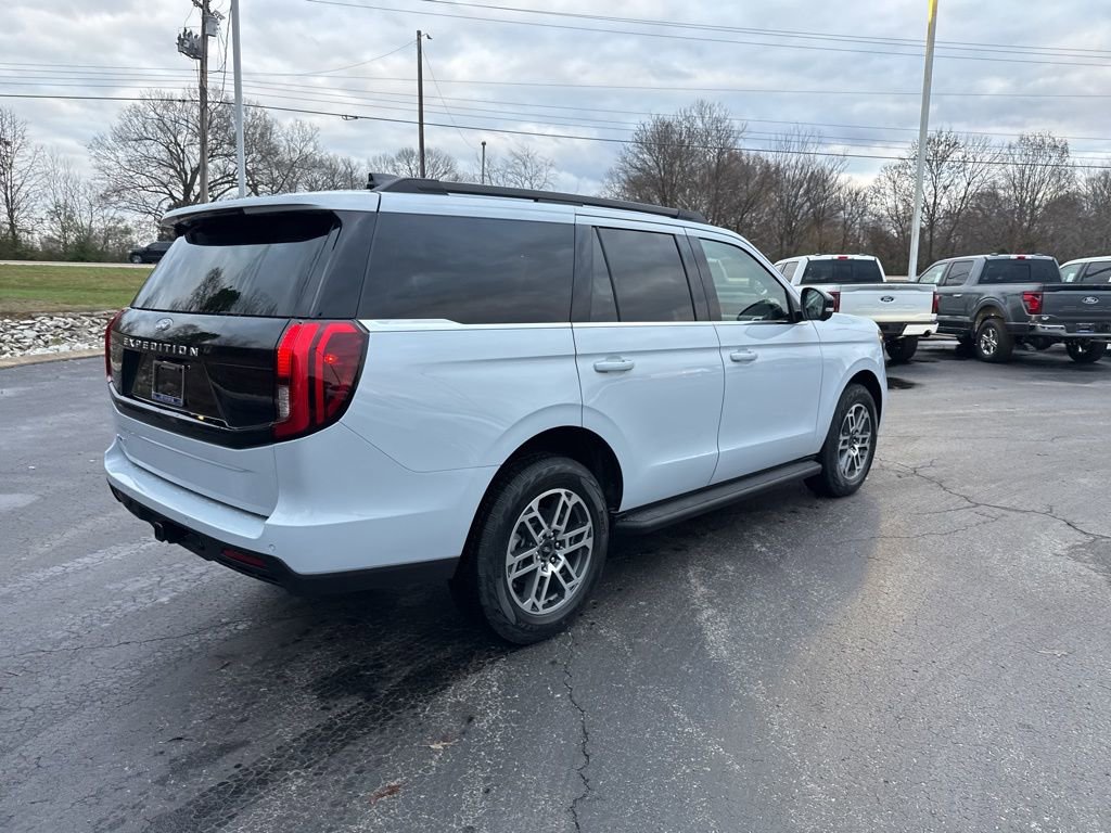 New 2025 Ford Expedition Active image 10