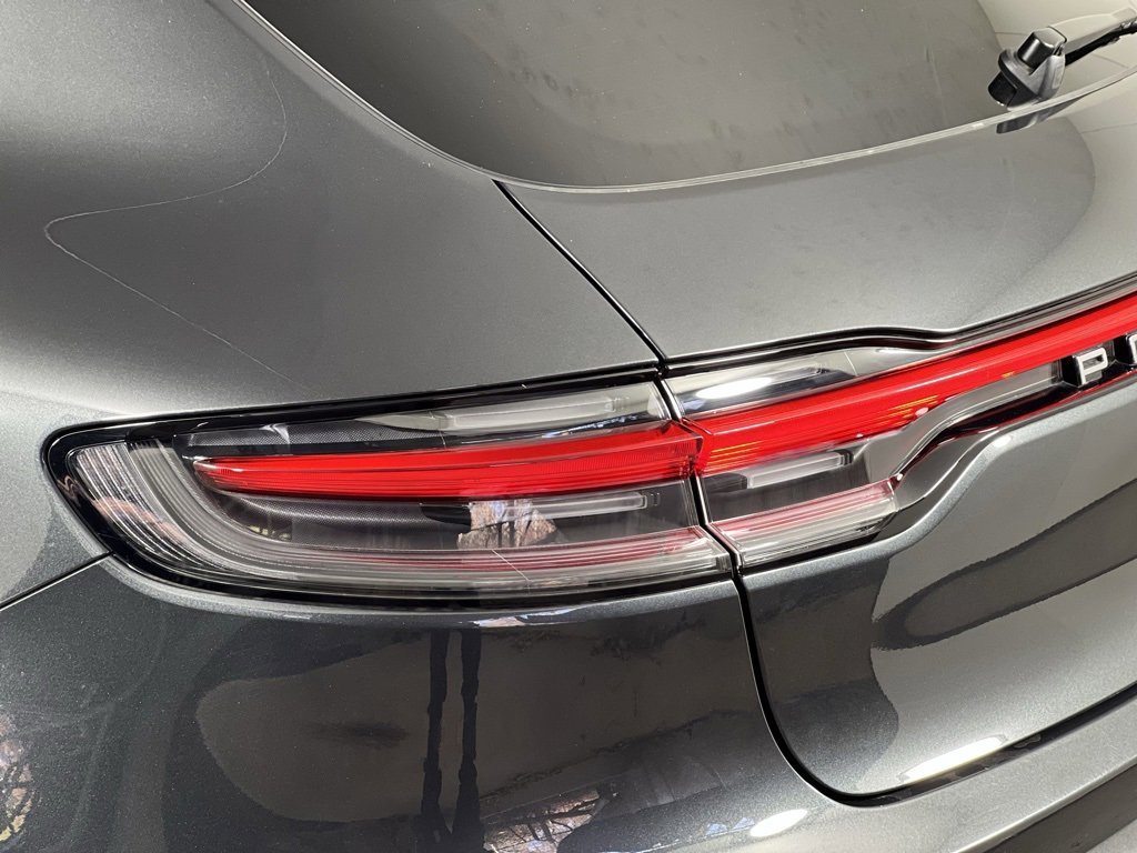 Used 2025 Porsche Macan image 16