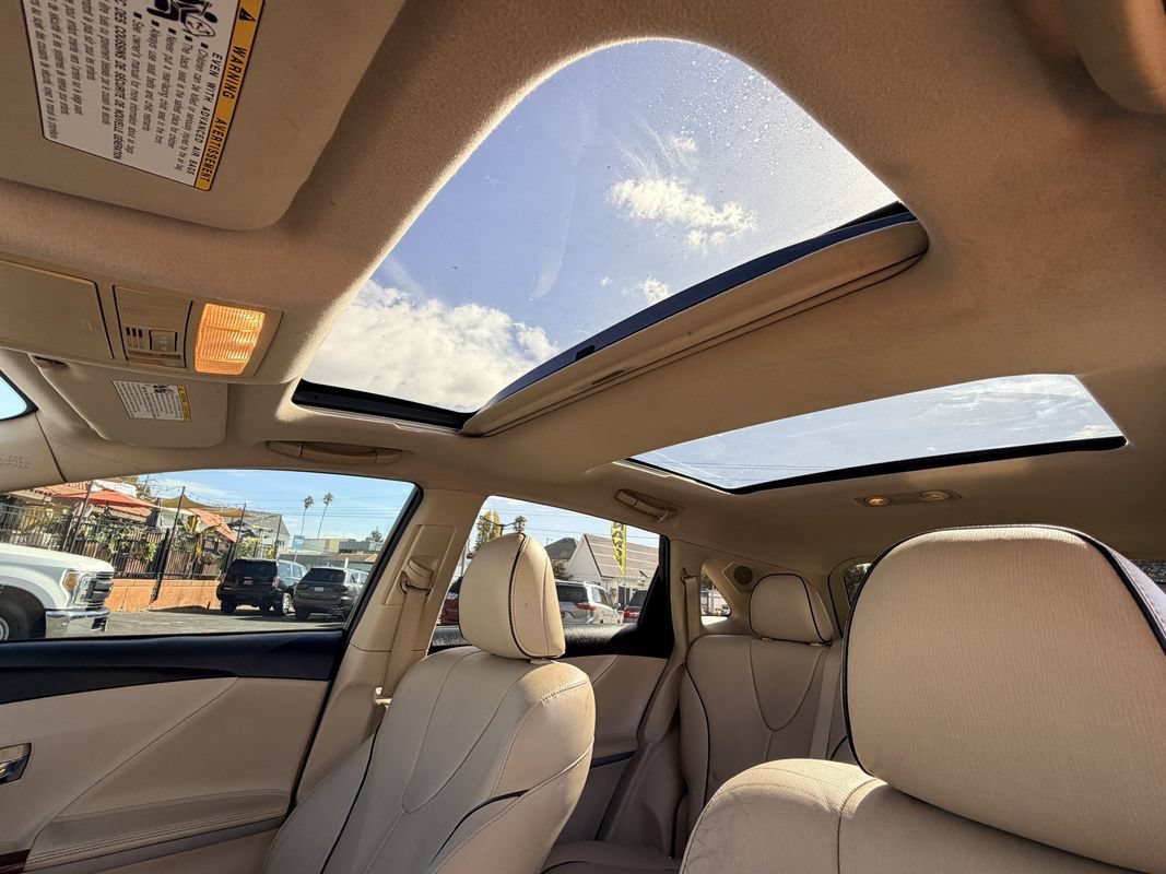 Used 2010 Toyota Venza w/ Leather Pkg FWD image 14