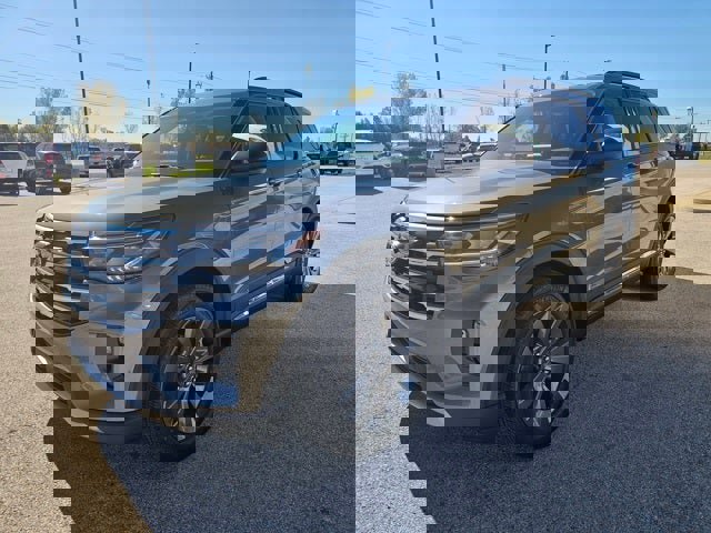 New 2025 Ford Explorer Active w/ Active Comfort Package image 4