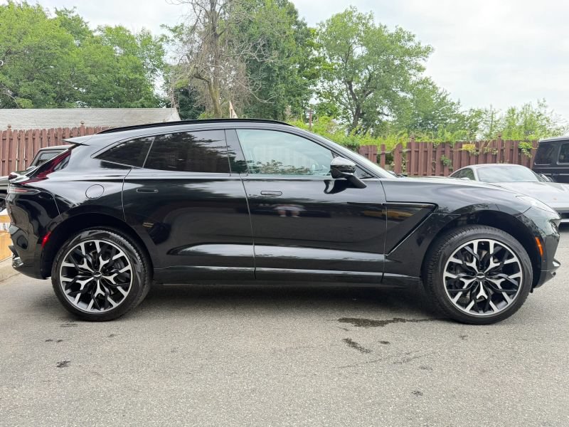 Used 2021 Aston Martin DBX AWD/4WD image 5