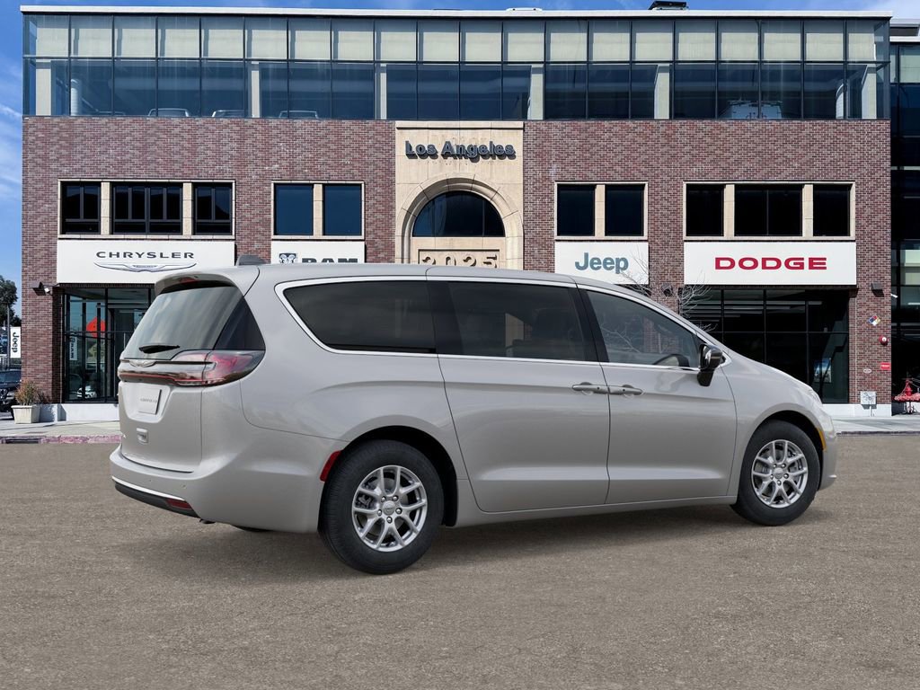 New 2026 Chrysler Pacifica Select image 4