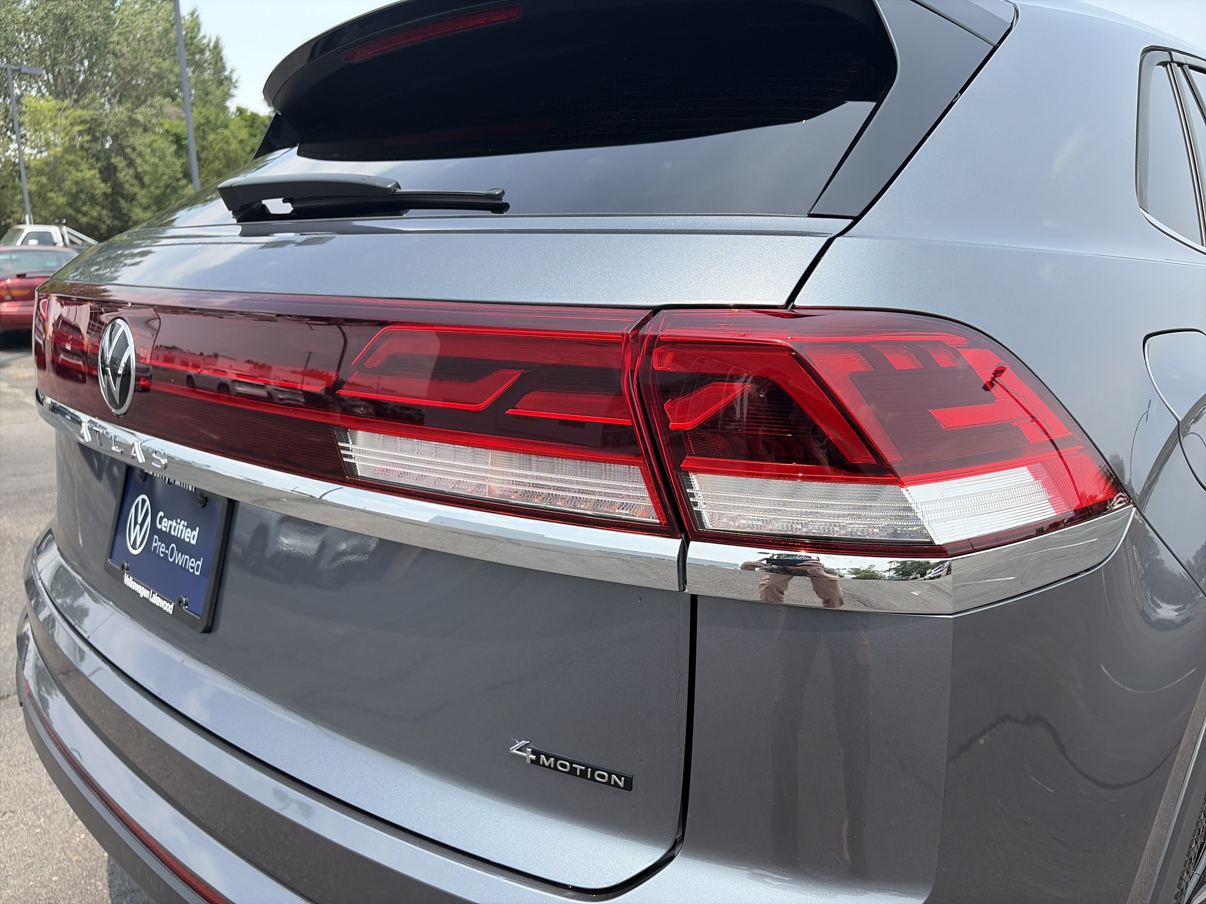 Used 2024 Volkswagen Atlas Cross Sport SE AWD/4WD image 31