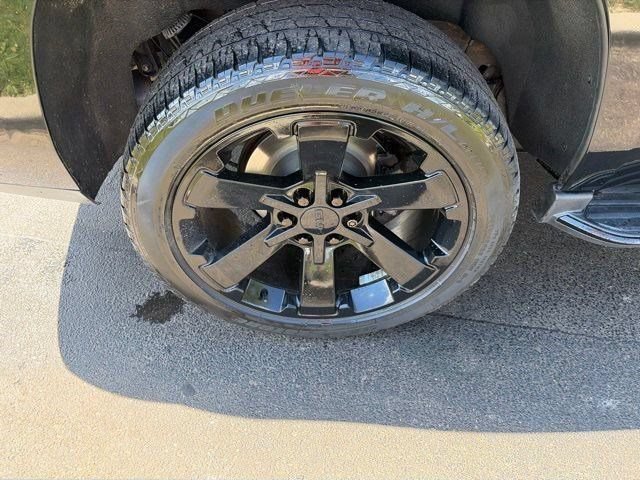 Used 2019 GMC Yukon SLT w/ Graphite Performance Edition AWD/4WD image 47