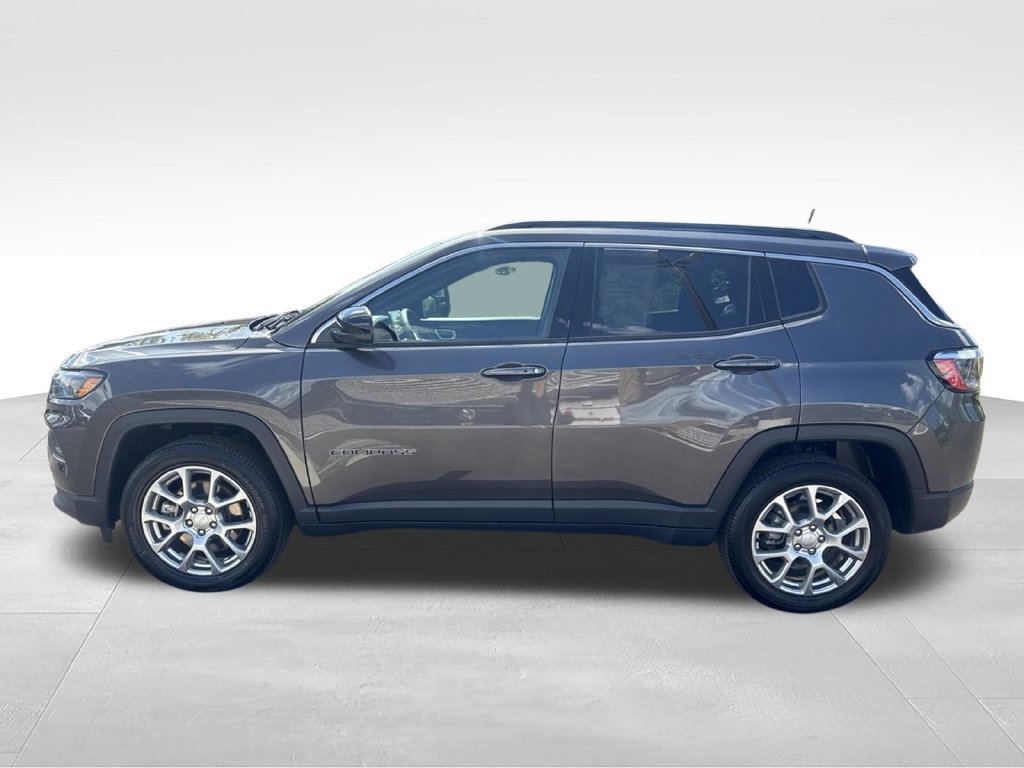 Certified 2023 Jeep Compass Latitude AWD/4WD image 7