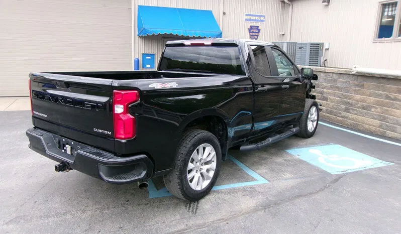 Used 2019 Chevrolet Silverado 1500 Custom w/ Custom Convenience Package AWD/4WD image 3