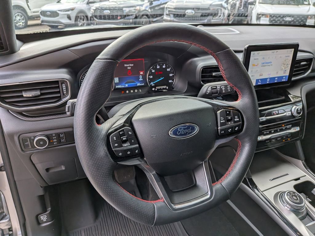 Used 2024 Ford Explorer ST-Line w/ Class IV Trailer Tow Package image 15