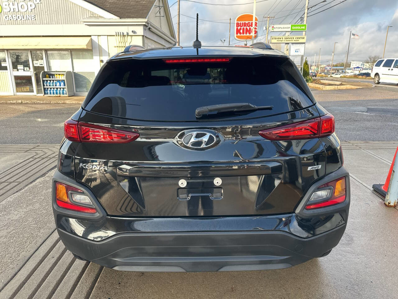 Used 2021 Hyundai Kona SEL image 4