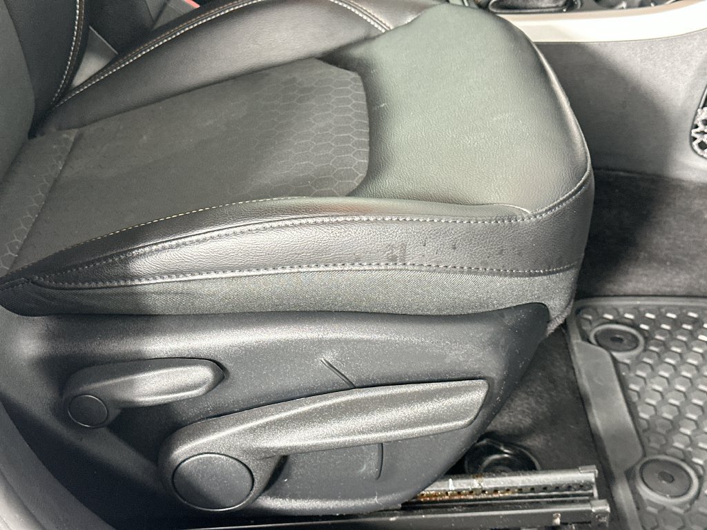 Used 2018 Jeep Compass Latitude w/ Popular Equipment Group AWD/4WD image 23