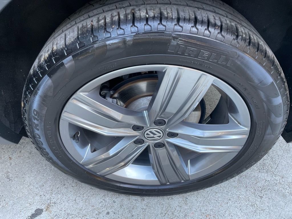 Used 2021 Volkswagen Tiguan SEL image 25