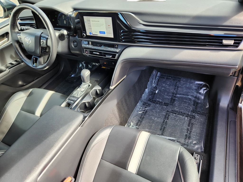 Used 2025 Toyota Camry SE image 16