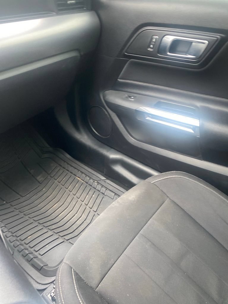 Used 2020 Ford Mustang GT w/ Black Accent Package RWD image 13