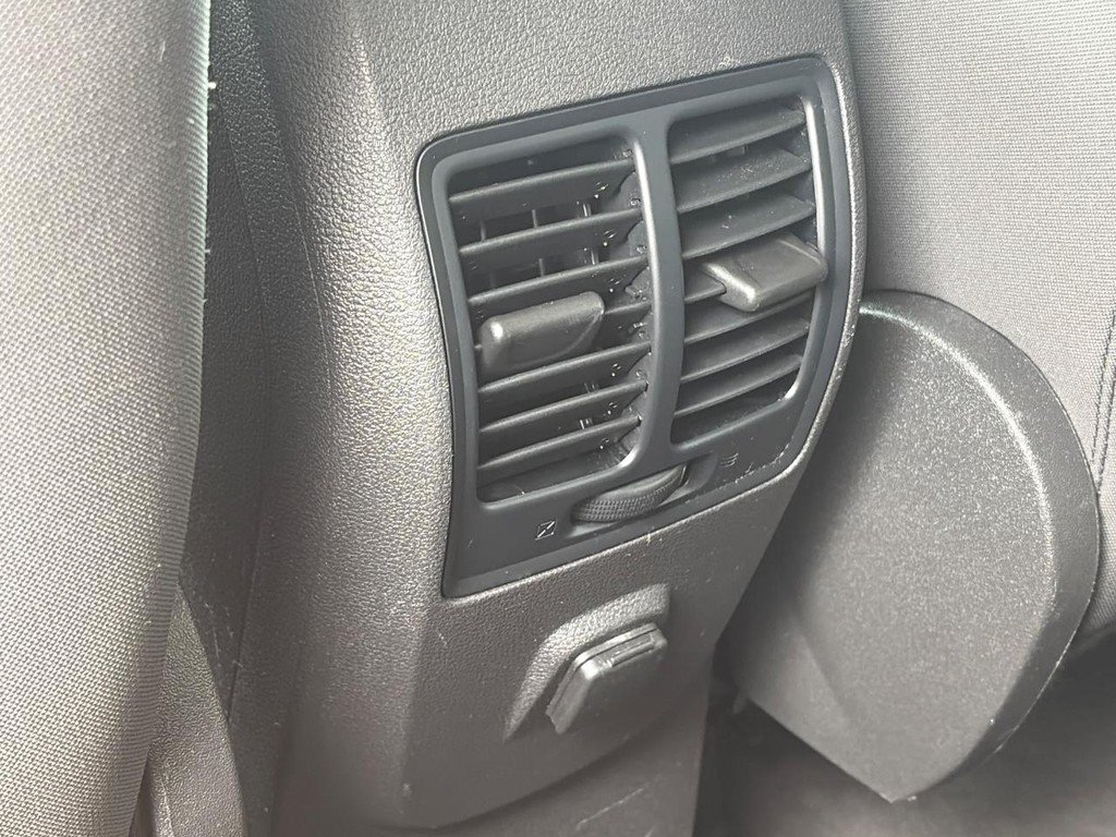 Used 2017 Ford Escape SE FWD image 11