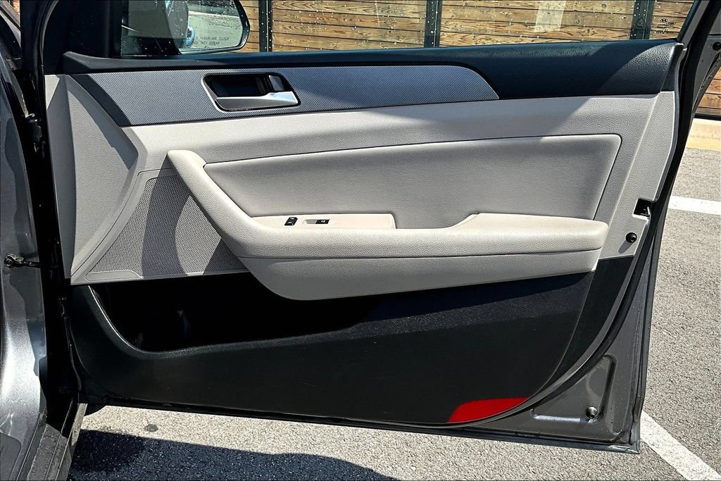 Used 2019 Hyundai Sonata SEL w/ Tech Package 02 FWD image 19