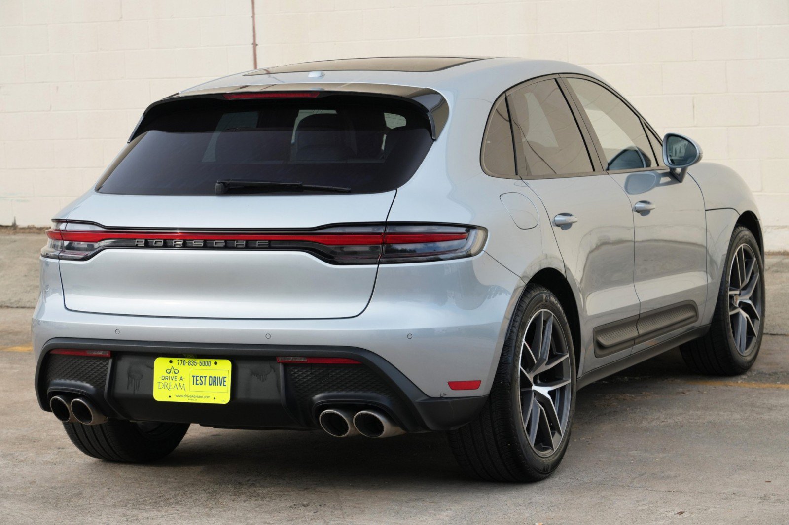 Used 2023 Porsche Macan S AWD/4WD image 53