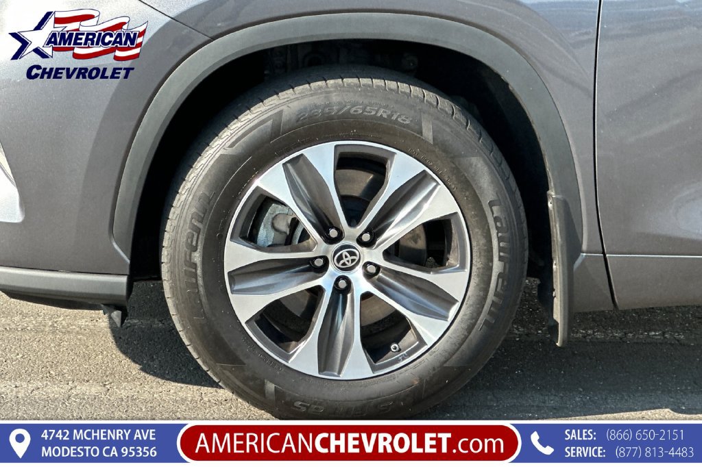 Used 2022 Toyota Highlander XLE AWD/4WD image 38