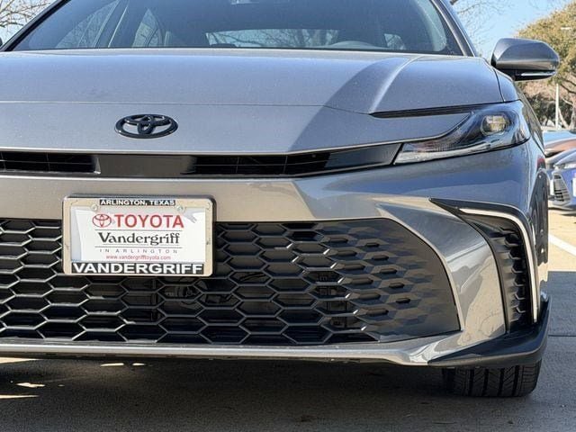 New 2026 Toyota Camry SE image 9