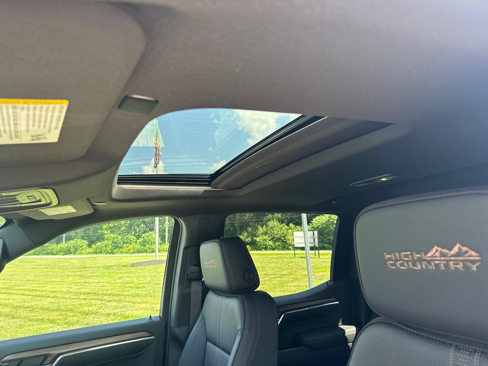 New 2026 Chevrolet Silverado 1500 High Country w/ Technology Package AWD/4WD image 19