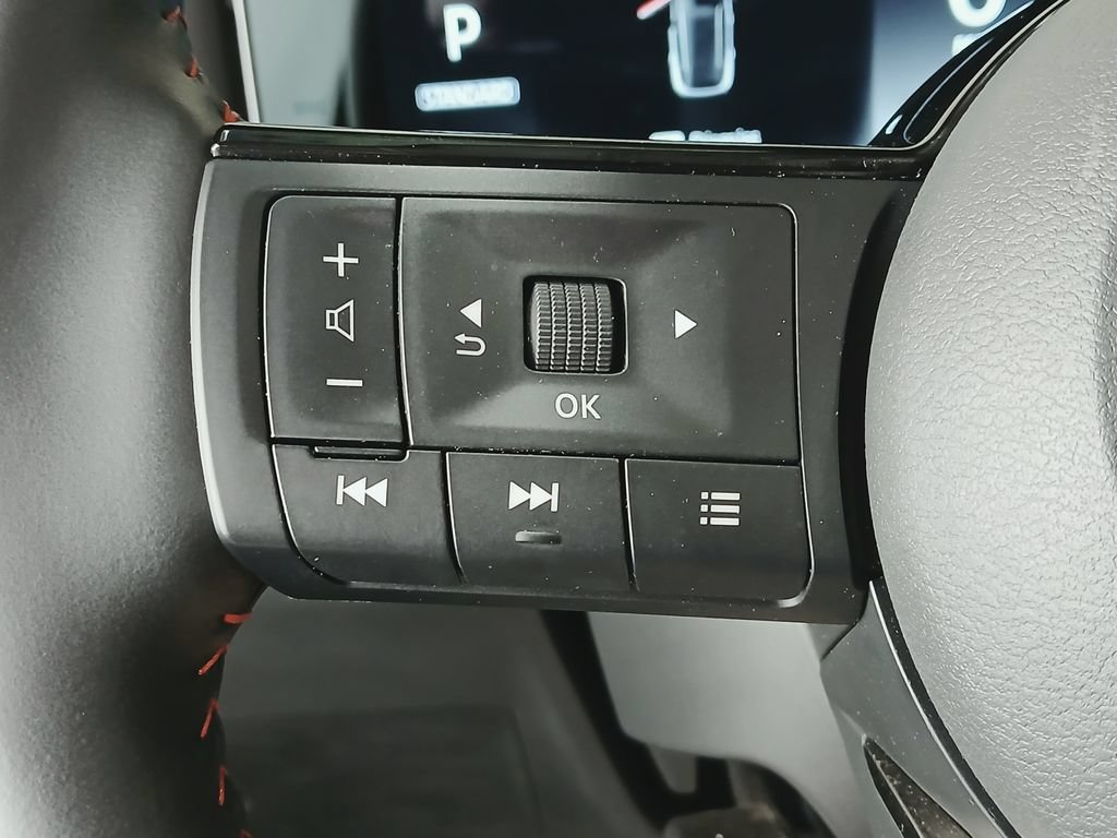 Used 2025 Nissan Kicks SR w/ SR Premium Package AWD/4WD image 28