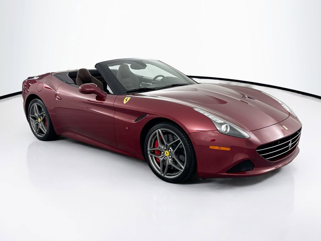 Used 2016 Ferrari California T image 3