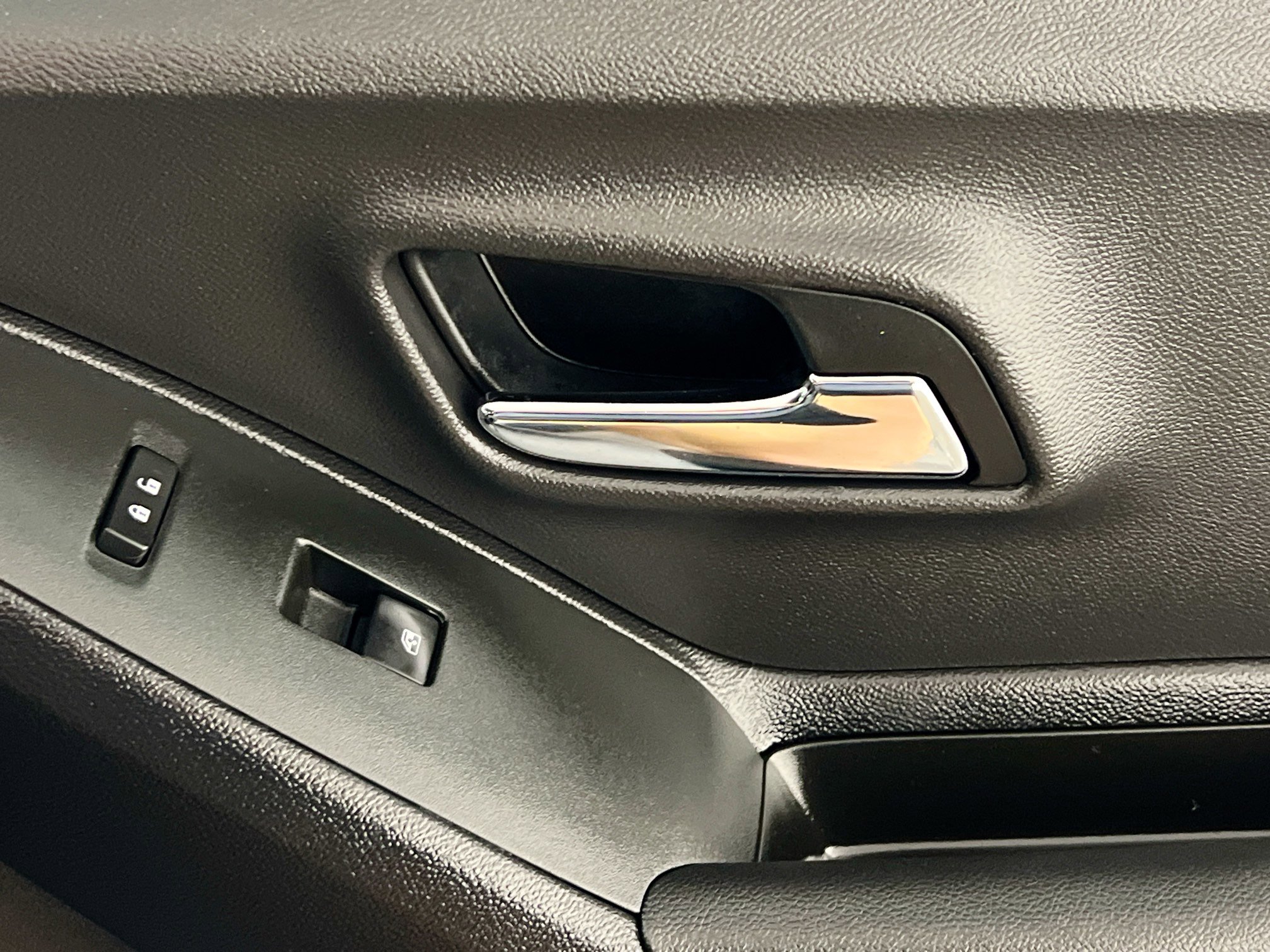 Used 2020 Chevrolet Trax LT w/ LT Convenience Package image 32