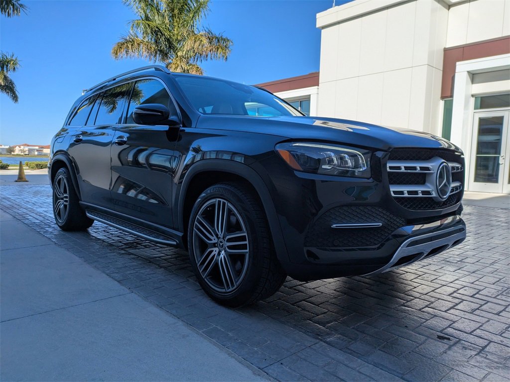 Used 2023 Mercedes-Benz GLS 450 4MATIC image 2