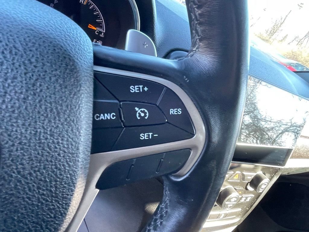 Used 2015 Jeep Grand Cherokee Laredo w/ Quick Order Package 23E image 28