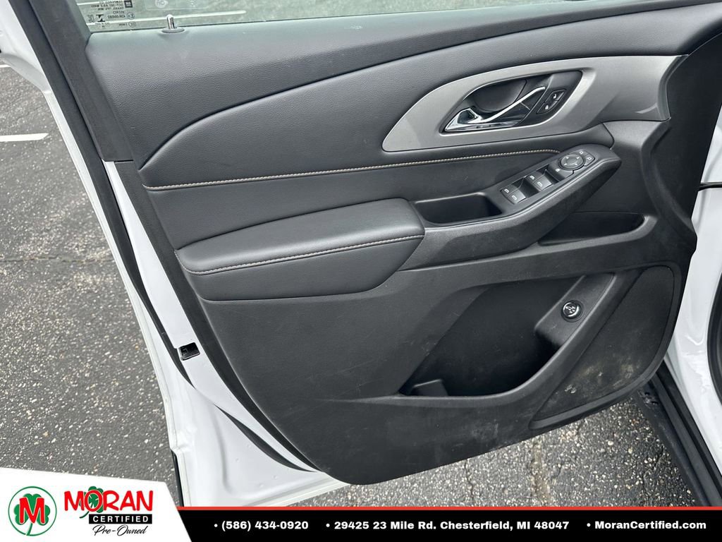 Used 2021 Chevrolet Traverse LT FWD image 17