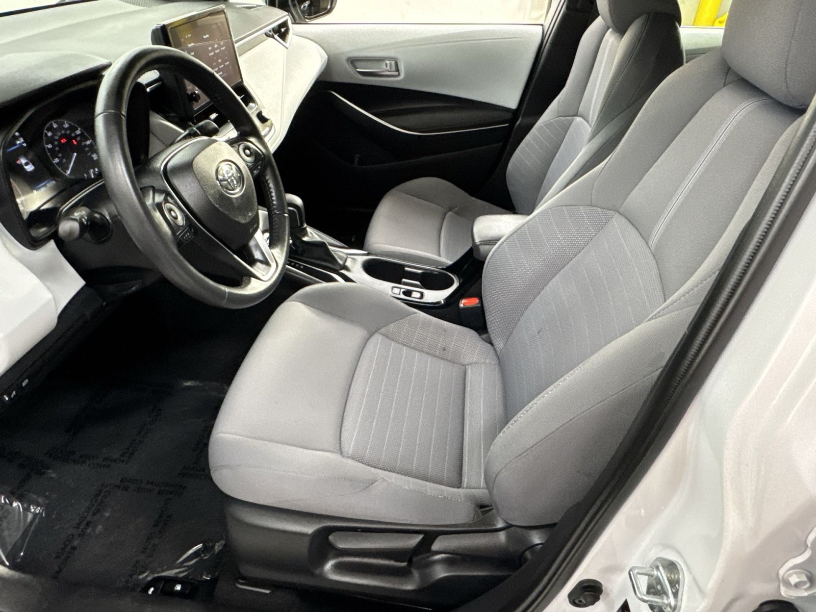 Used 2024 Toyota Corolla SE w/ SE Convenience Package FWD image 16