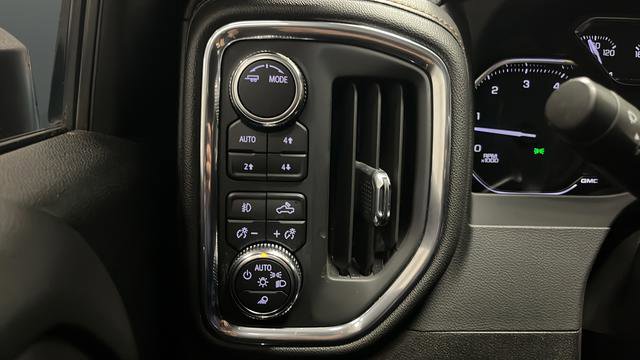Used 2023 GMC Sierra 3500 AT4 w/ AT4 Preferred Package AWD/4WD image 34