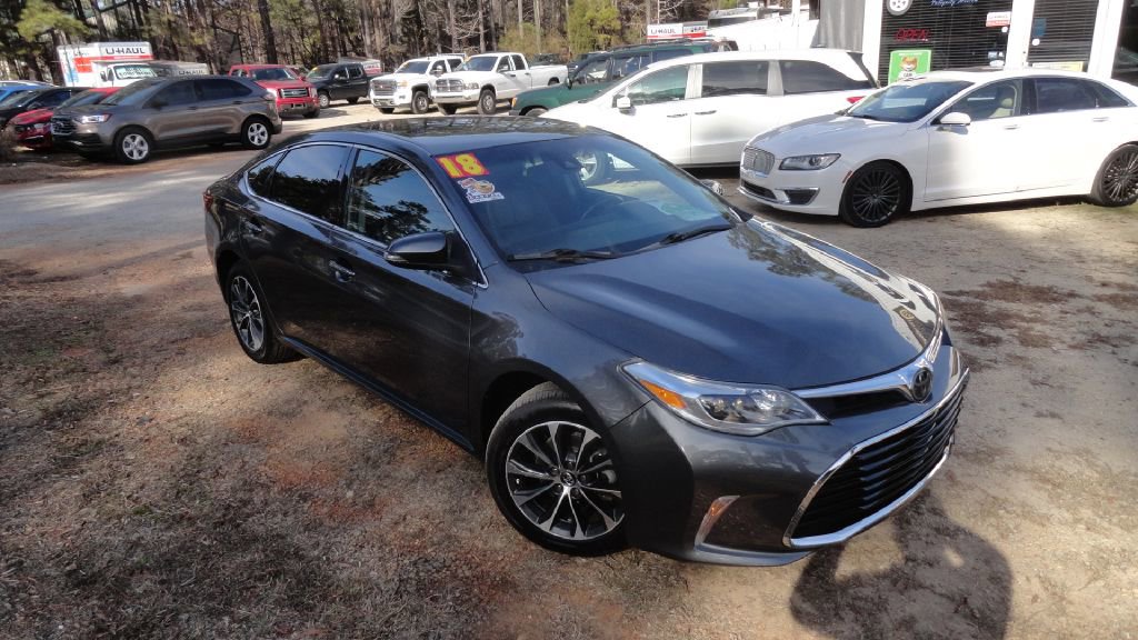 Used 2018 Toyota Avalon XLE image 1