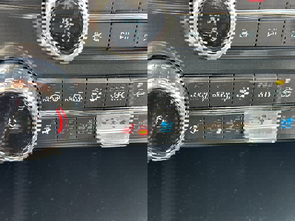 New 2025 Ford F150 Lariat w/ Equipment Group 502A High image 25