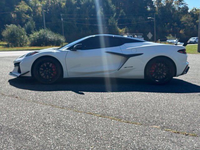 Used 2023 Chevrolet Corvette Z06 w/ Battery Protection Package RWD image 4
