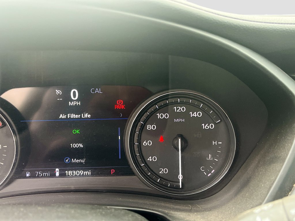 Used 2021 Cadillac XT4 Premium Luxury w/ Technology Package FWD image 12