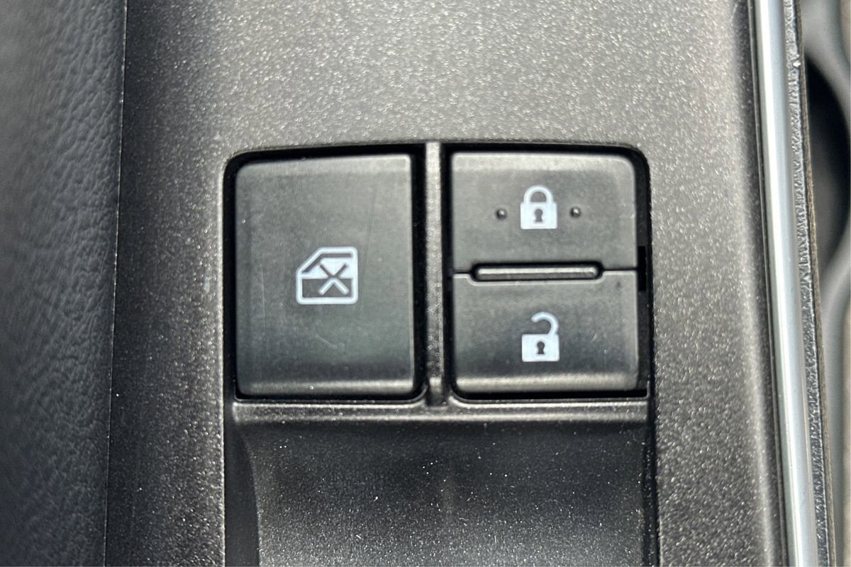 Used 2017 Toyota Camry XLE image 35