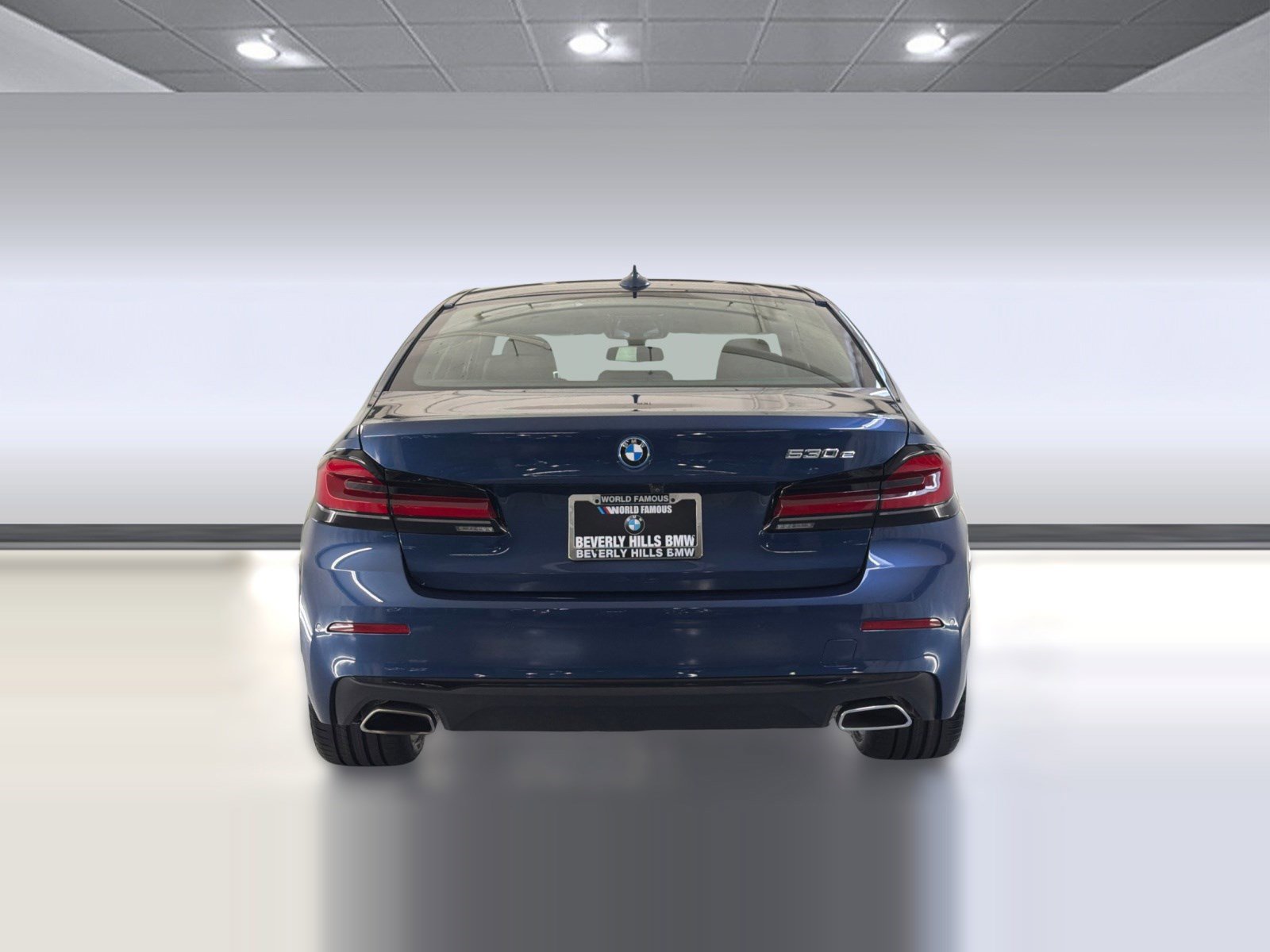 Used 2023 BMW 530e w/ Premium Package image 9