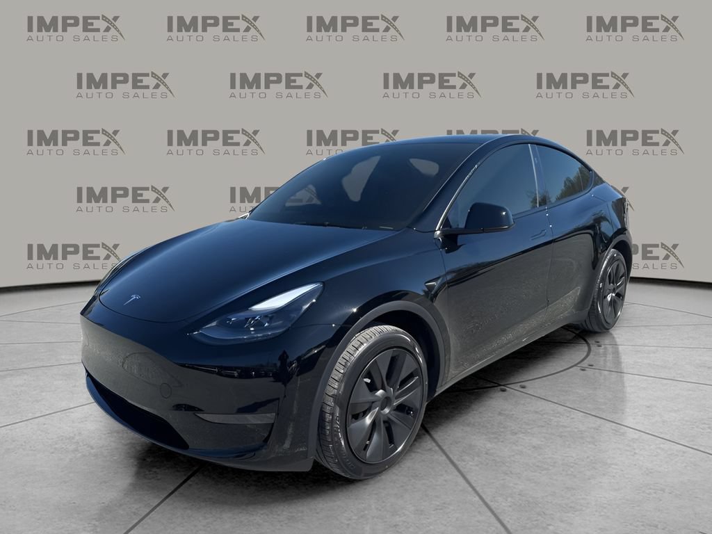 Used 2025 Tesla Model Y Long Range RWD image 1