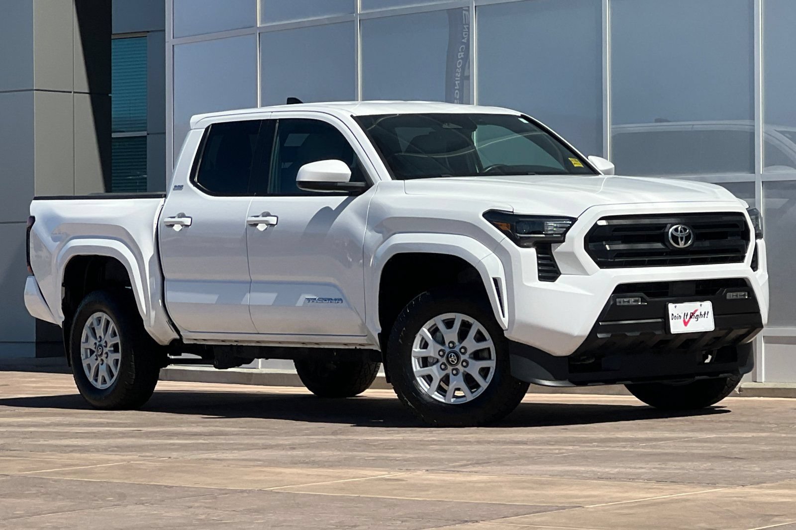 Certified 2024 Toyota Tacoma SR5 AWD/4WD image 2