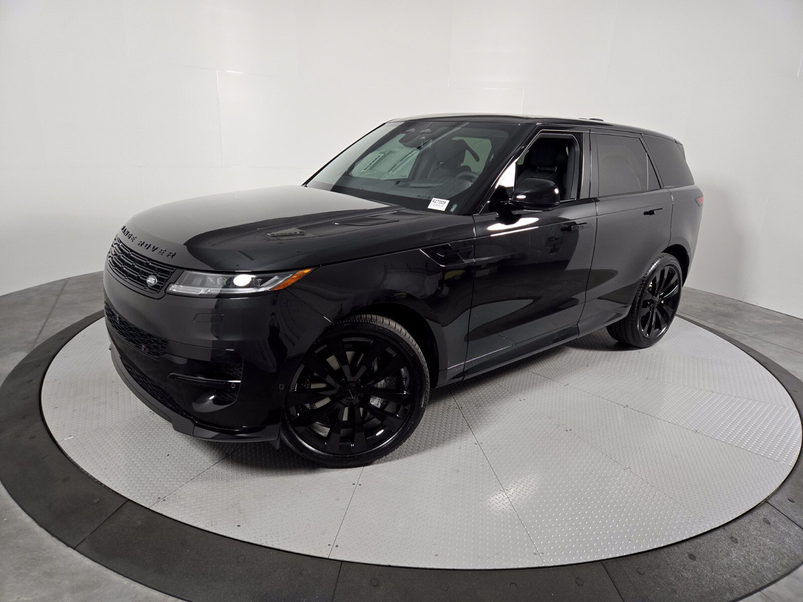New 2027 Land Rover Range Rover Sport Dynamic SE AWD/4WD image 1