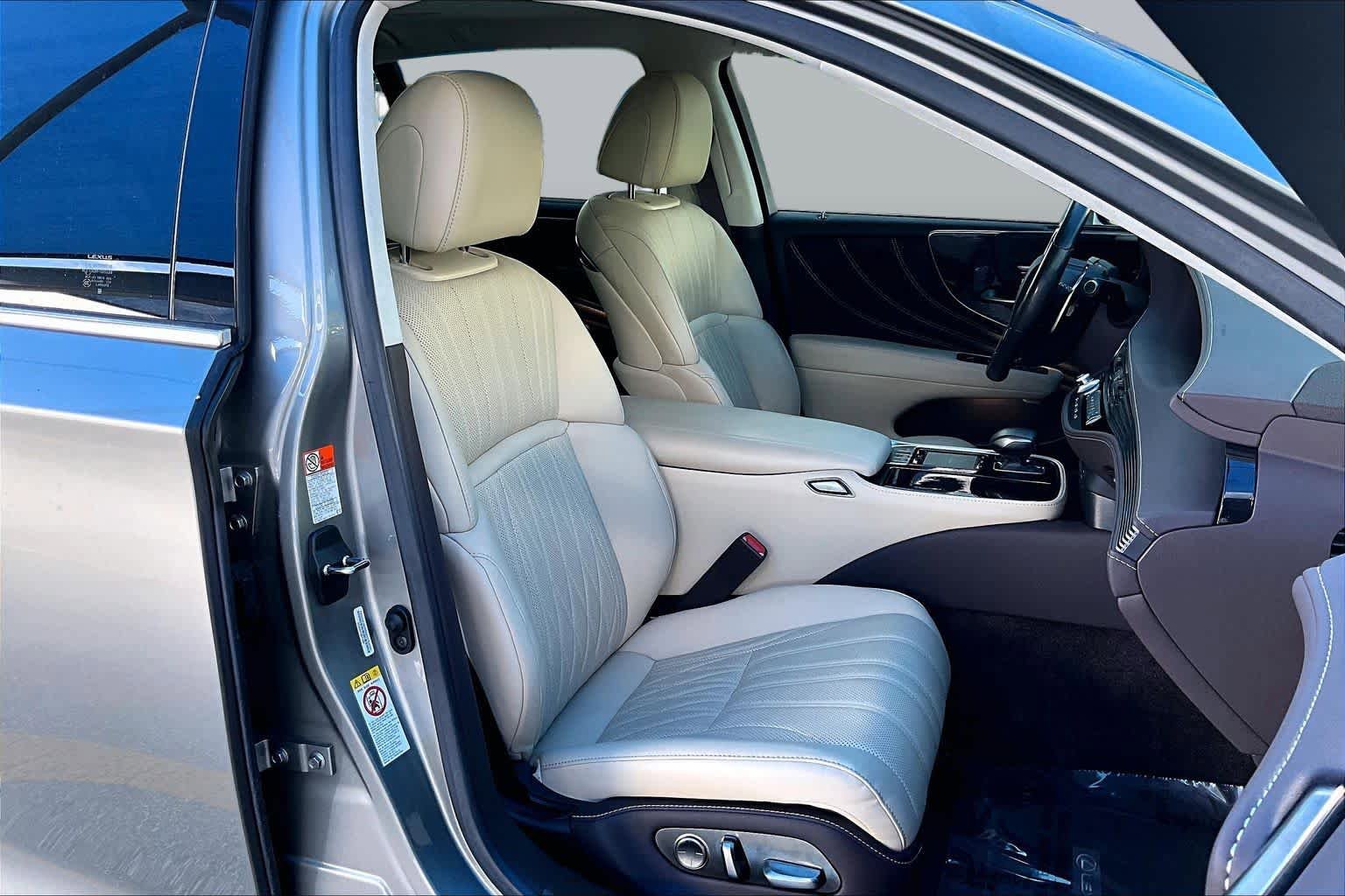 Used 2018 Lexus LS 500 w/ Interior Upgrade Package RWD image 9
