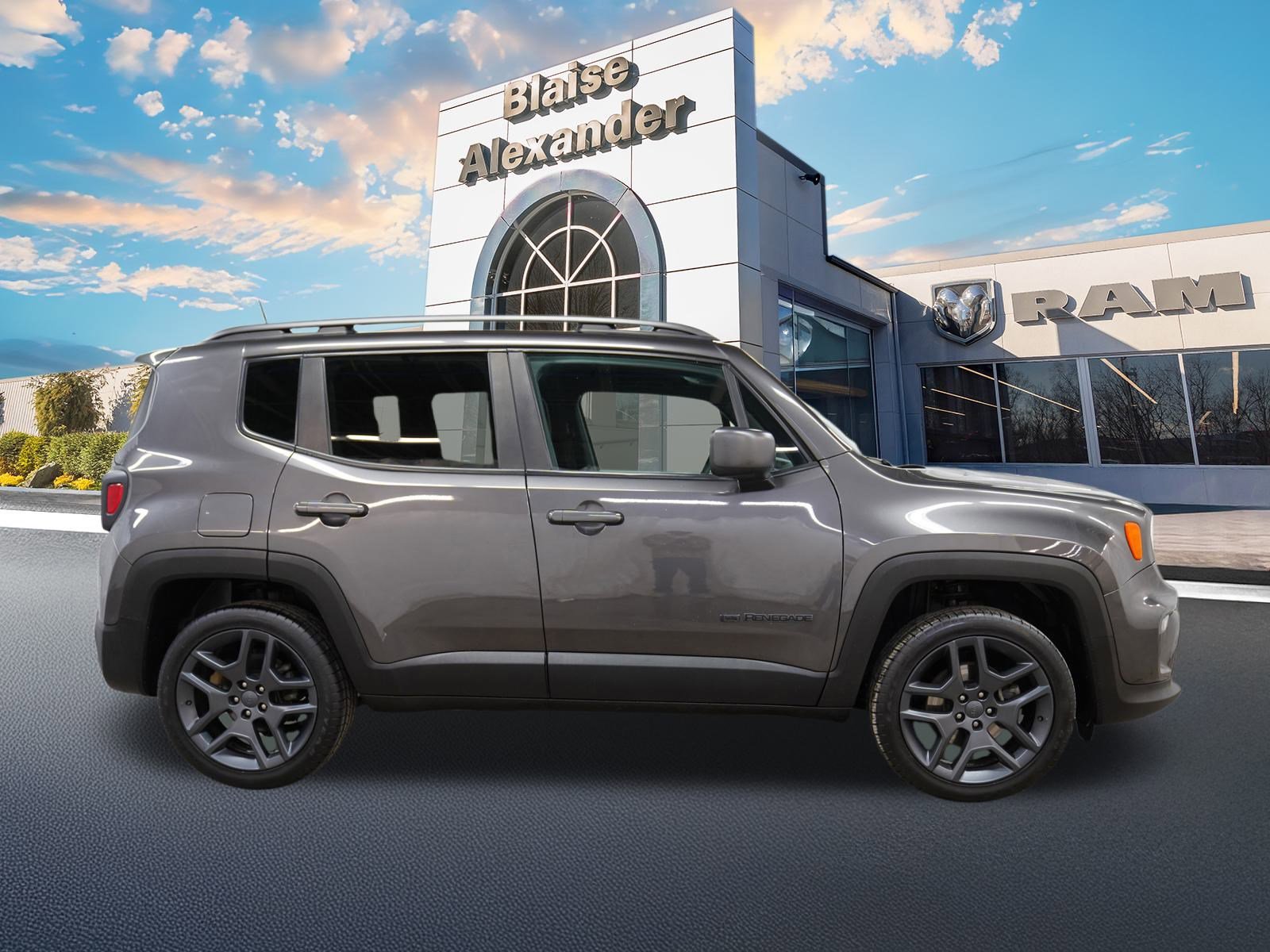 Used 2021 Jeep Renegade Latitude image 2