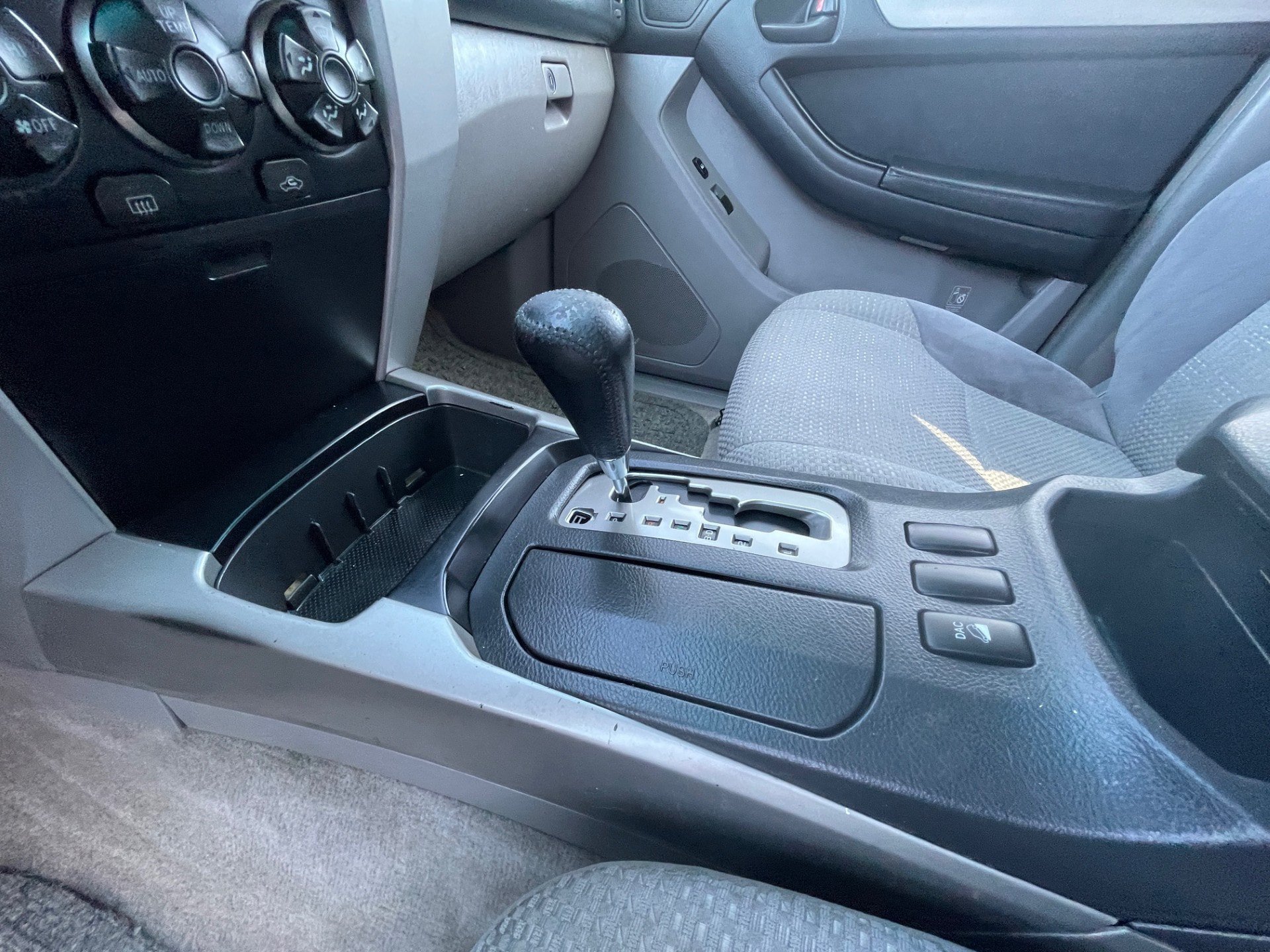 Used 2004 Toyota 4Runner SR5 AWD/4WD image 16