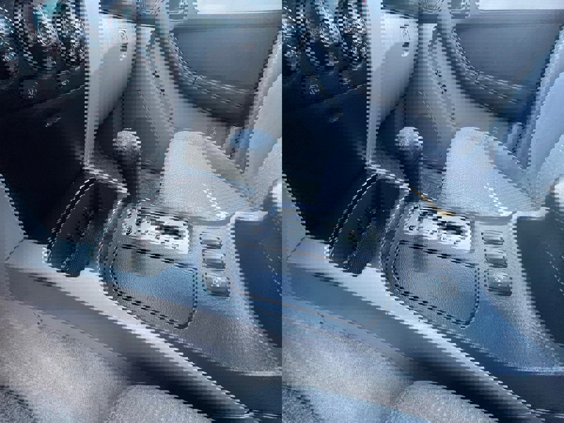 Used 2004 Toyota 4Runner SR5 AWD/4WD image 16