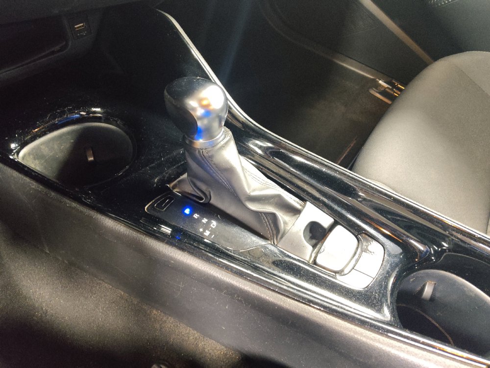 Used 2021 Toyota C-HR XLE FWD image 26