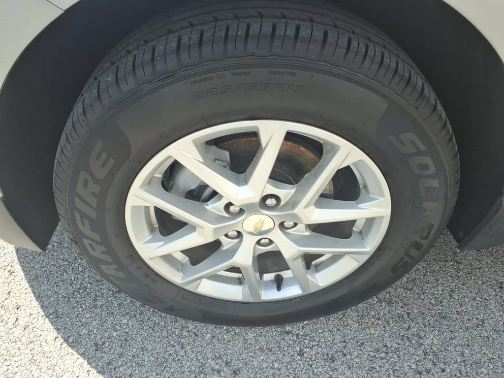 Used 2023 Chevrolet Equinox LT AWD/4WD image 9