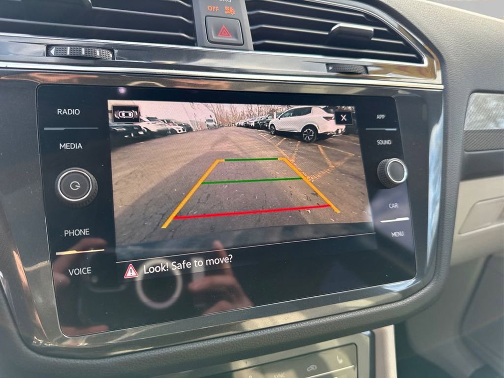 Used 2023 Volkswagen Tiguan SE R-Line image 30