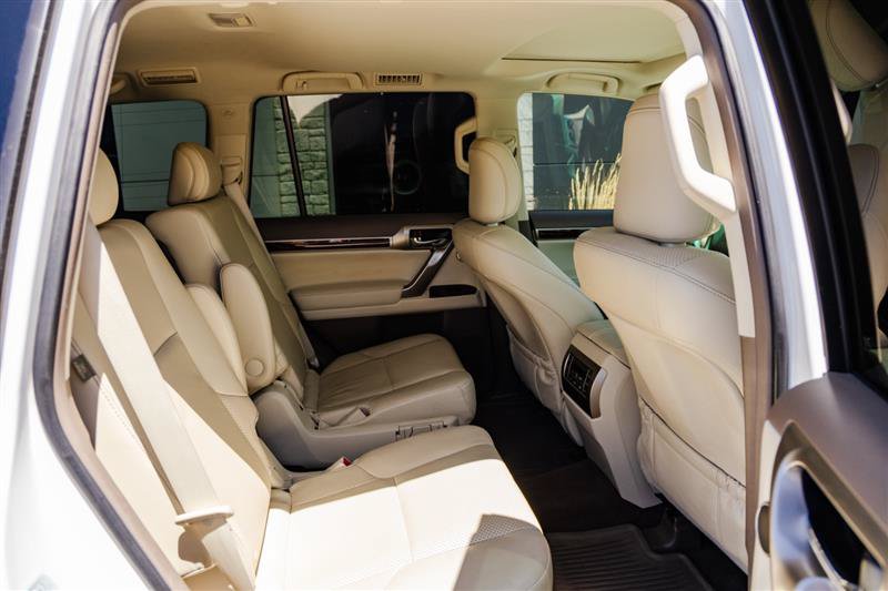 Used 2017 Lexus GX 460 Luxury AWD/4WD image 31