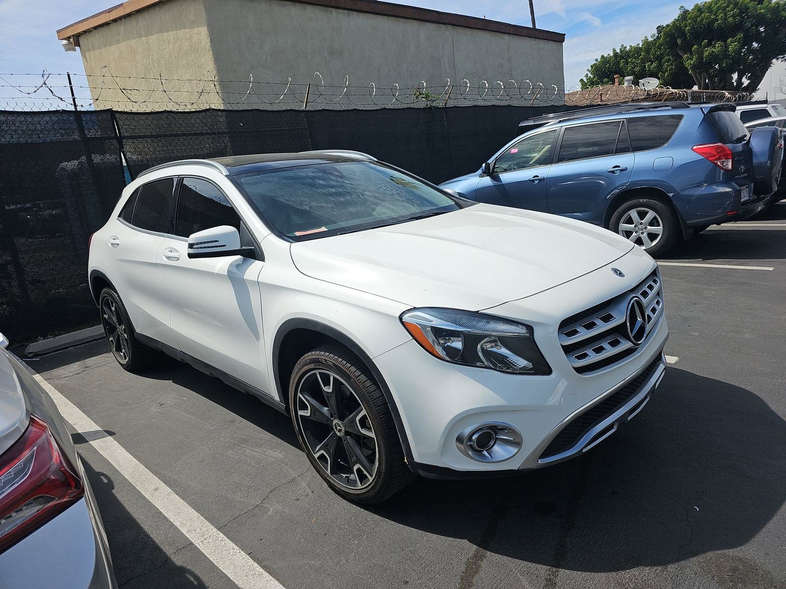 Used 2020 Mercedes-Benz GLA 250 w/ Convenience Package image 4