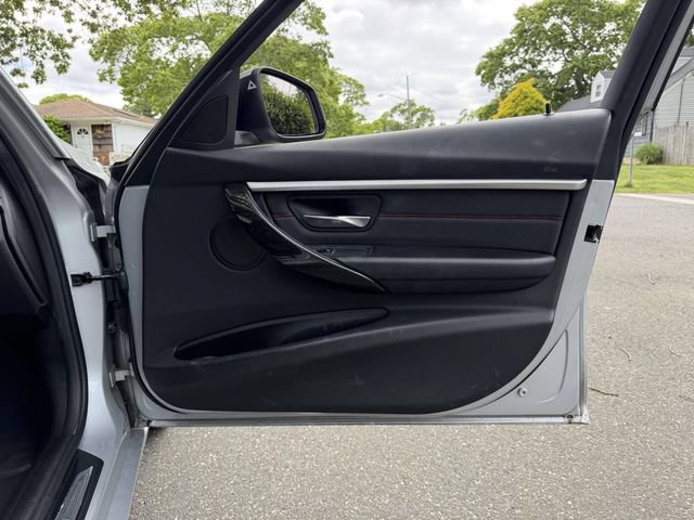 Used 2018 BMW 330i xDrive Sedan AWD/4WD image 12